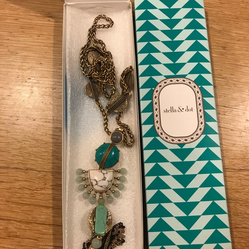 Stella and dot necklace